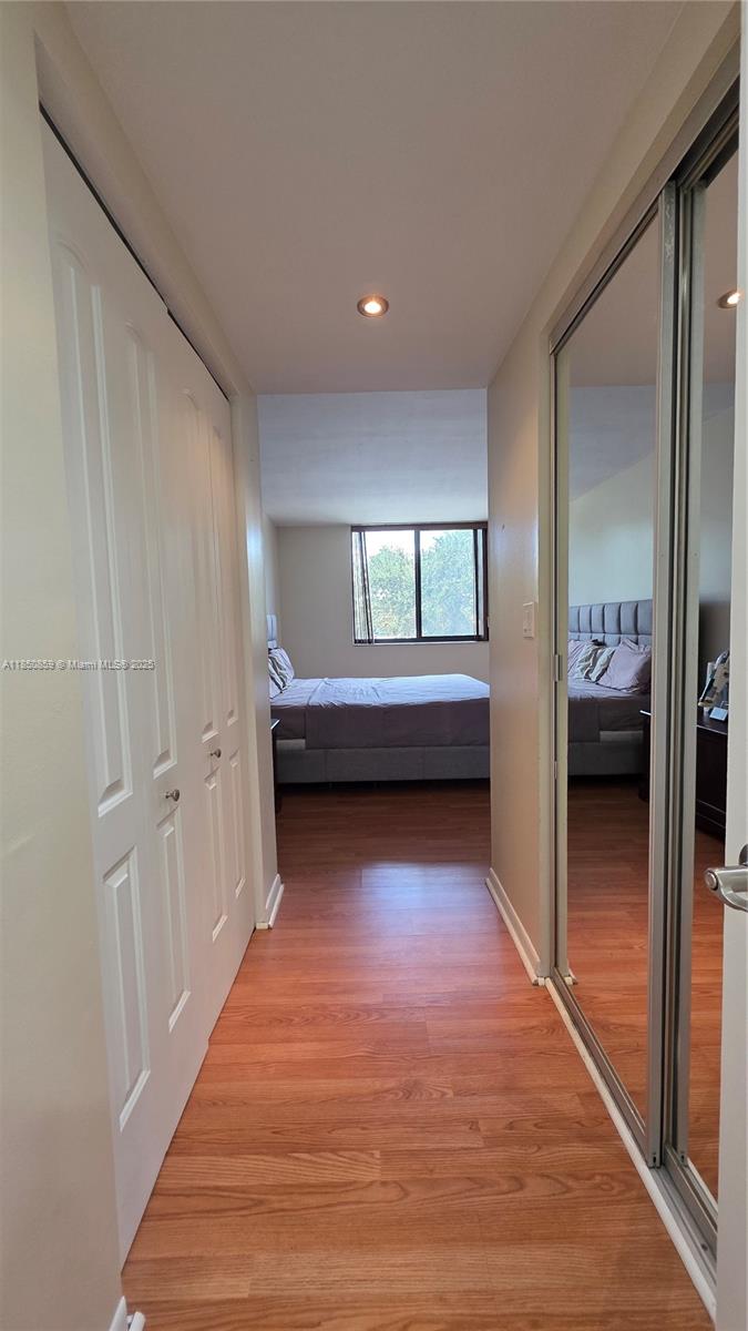 Ver detalles 215 2 / 2 1150 sq. ft. $ 2025-08-01 0 foto