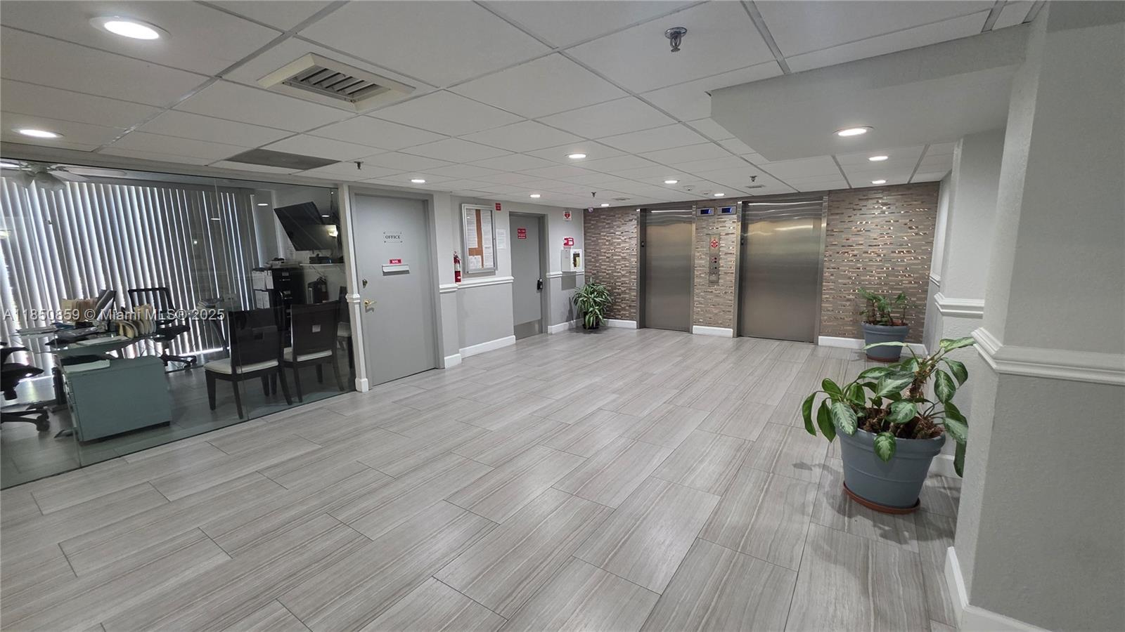 Ver detalles 215 2 / 2 1150 sq. ft. $ 2025-08-01 0 foto