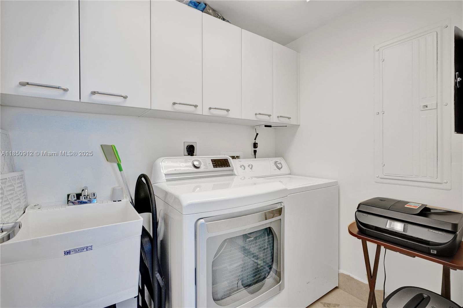 Photo of 3101 Ocean Dr  #3506, Hollywood, Florida, 33019 - 