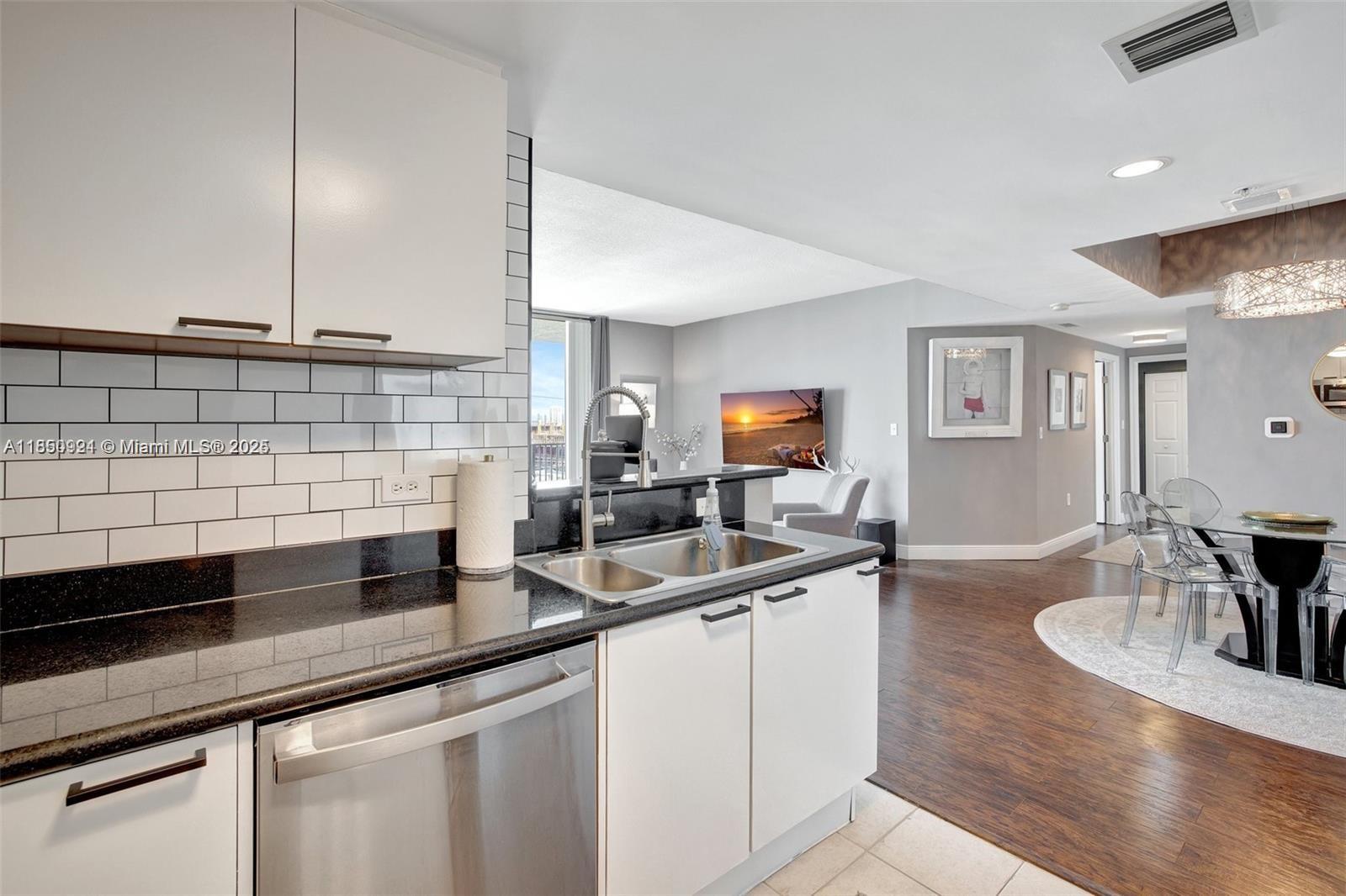 Photo of 140 Dixie Hwy  #619, Hollywood, Florida, 33020 - 