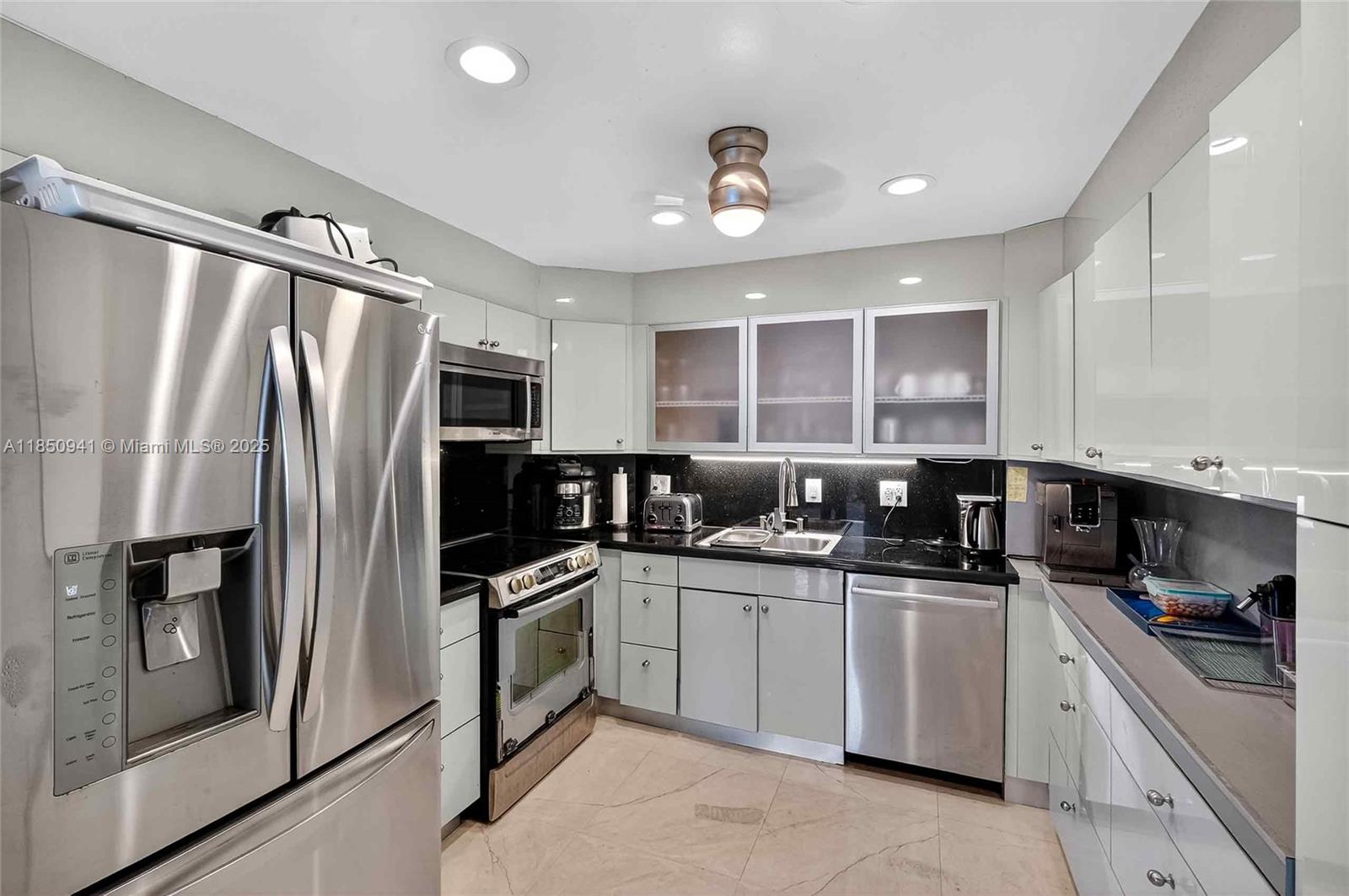 1616 2 / 3 1570 sq. ft. $ 2025-08-01 0 Photo