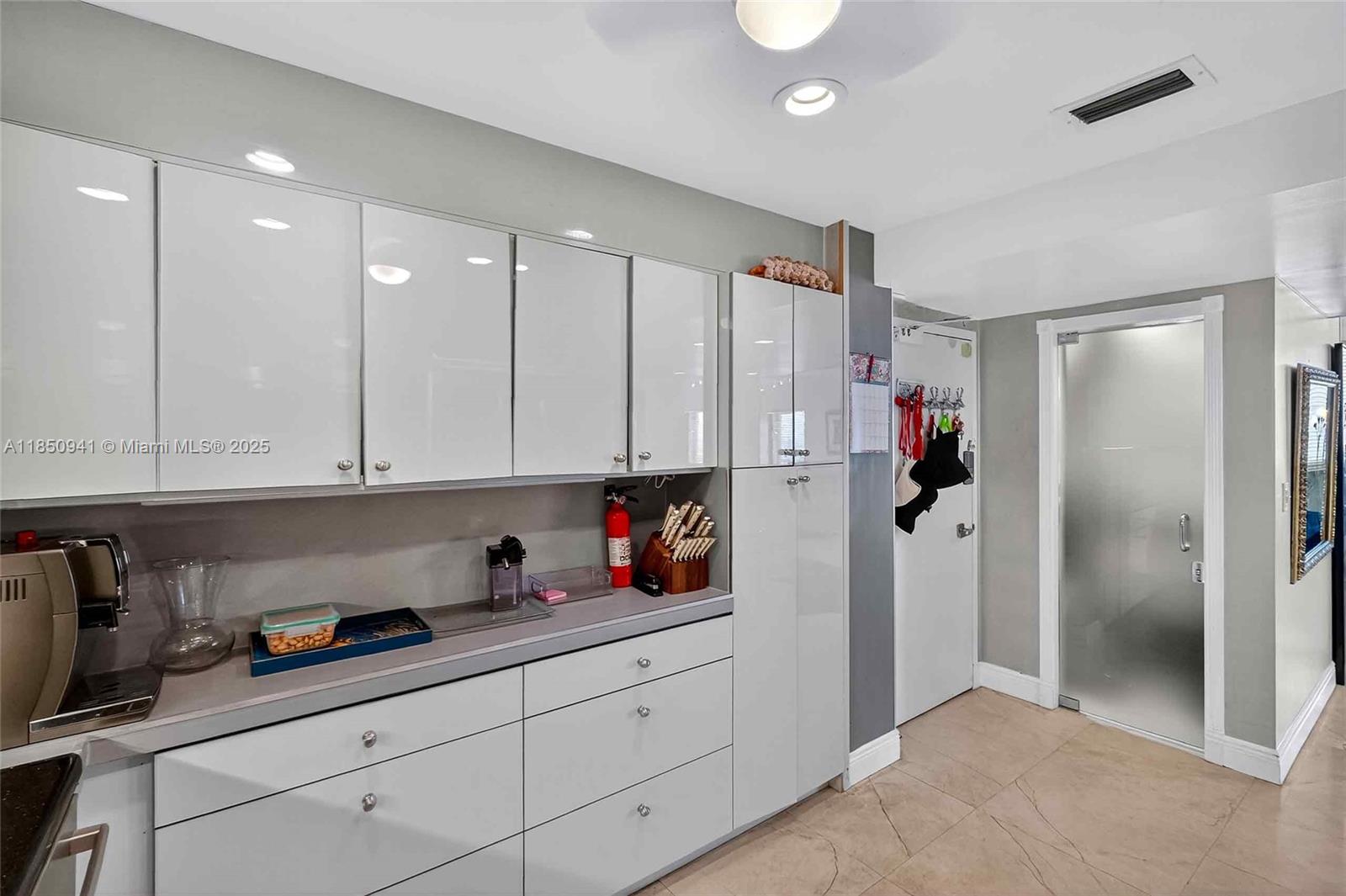 1616 2 / 3 1570 sq. ft. $ 2025-08-01 0 Photo