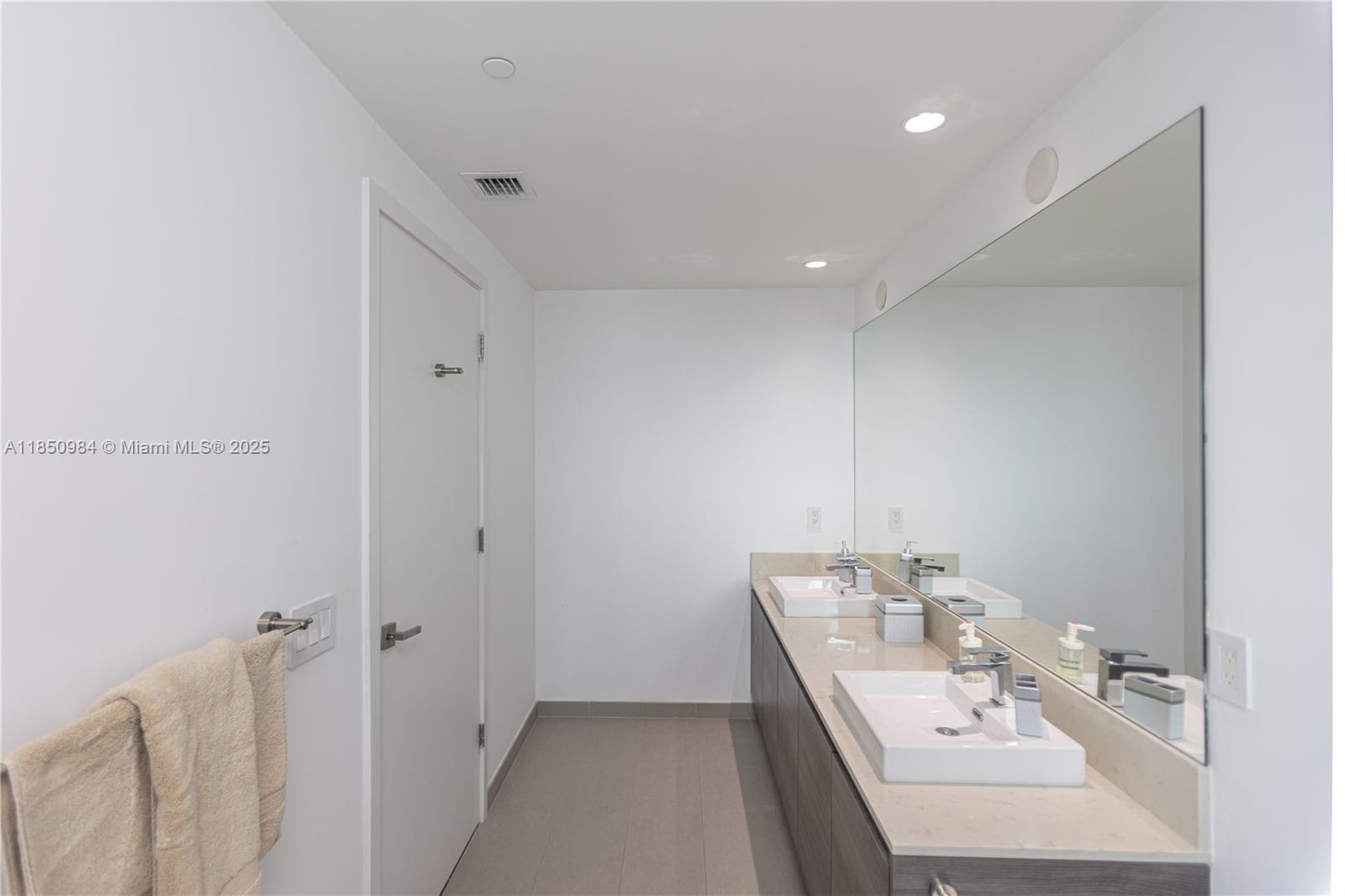 Photo of 1080 Brickell Ave  #3906, Miami, Florida, 33131 - 