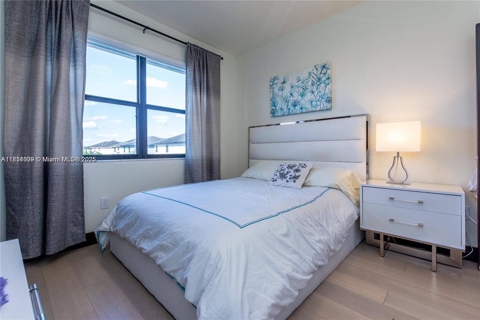 See details 8814 5 / 4 3135 sq. ft. $ 2025-08-04 0 Photo