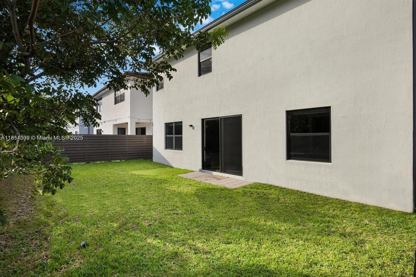 See details 8814 5 / 4 3135 sq. ft. $ 2025-08-04 0 Photo