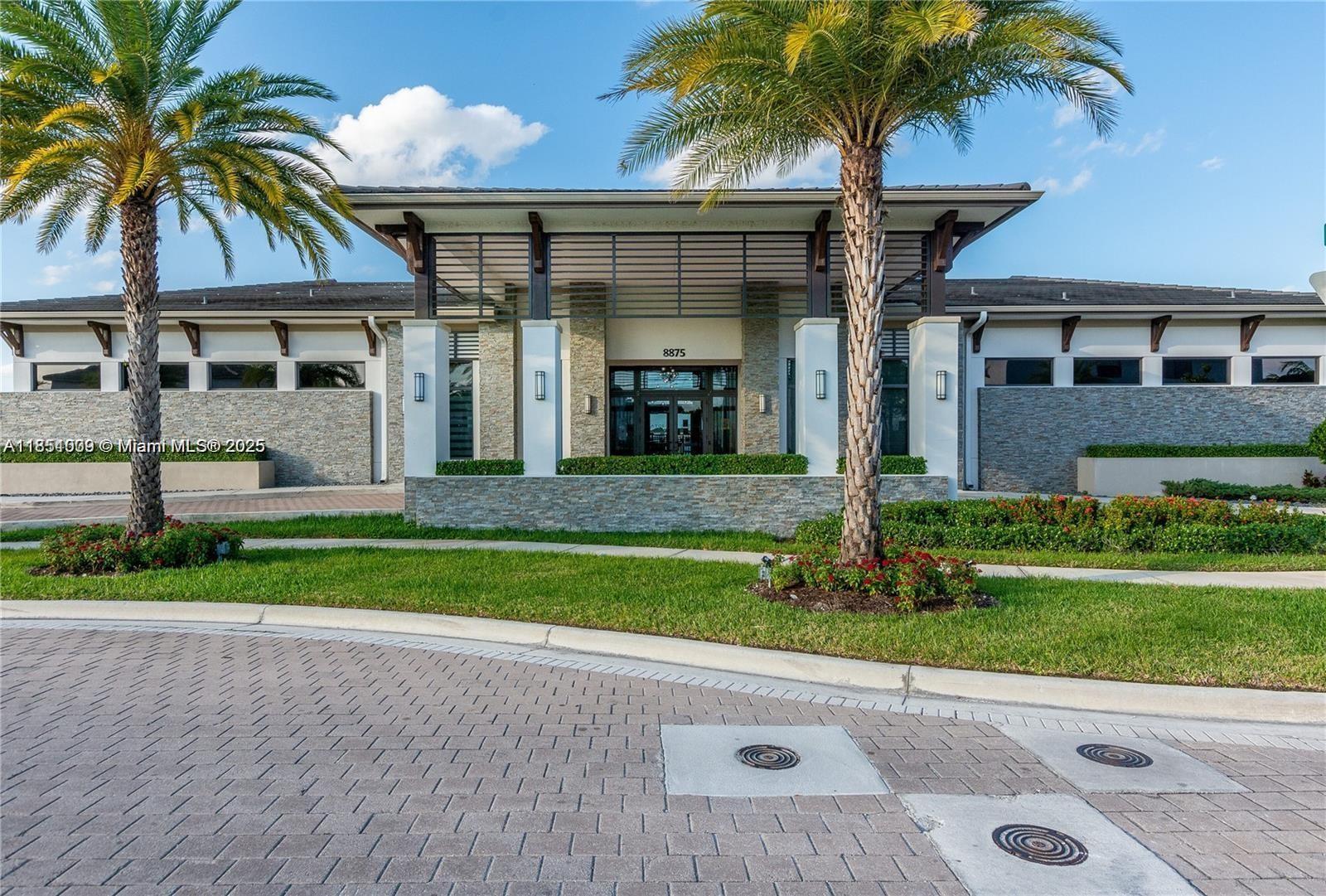 See details 8814 5 / 4 3135 sq. ft. $ 2025-08-04 0 Photo