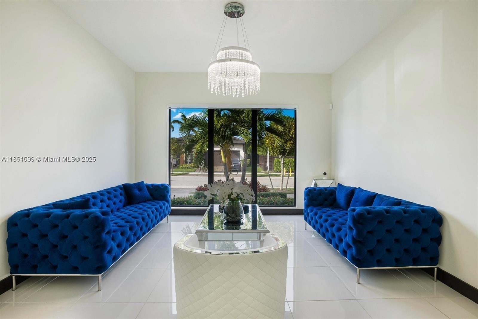 See details 8814 5 / 4 3135 sq. ft. $ 2025-08-04 0 Photo