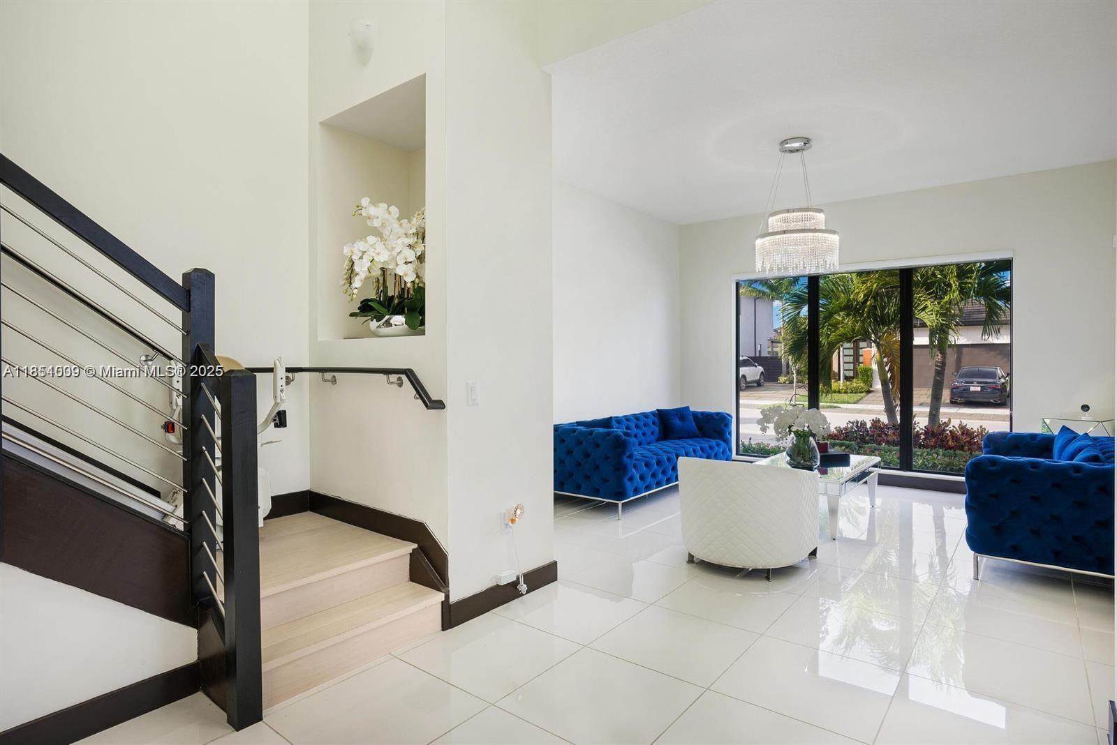 See details 8814 5 / 4 3135 sq. ft. $ 2025-08-04 0 Photo
