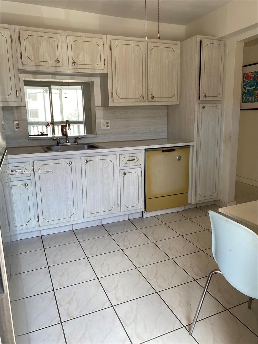 Photo of 610 12th Ave  #308, Hallandale Beach, Florida, 33009 - 