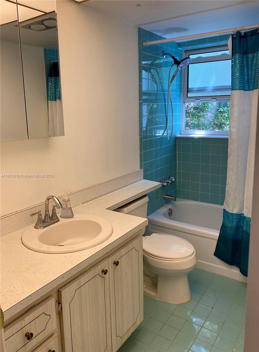 Photo of 610 12th Ave  #308, Hallandale Beach, Florida, 33009 - 