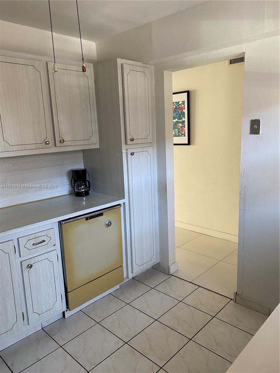 Photo of 610 12th Ave  #308, Hallandale Beach, Florida, 33009 - 