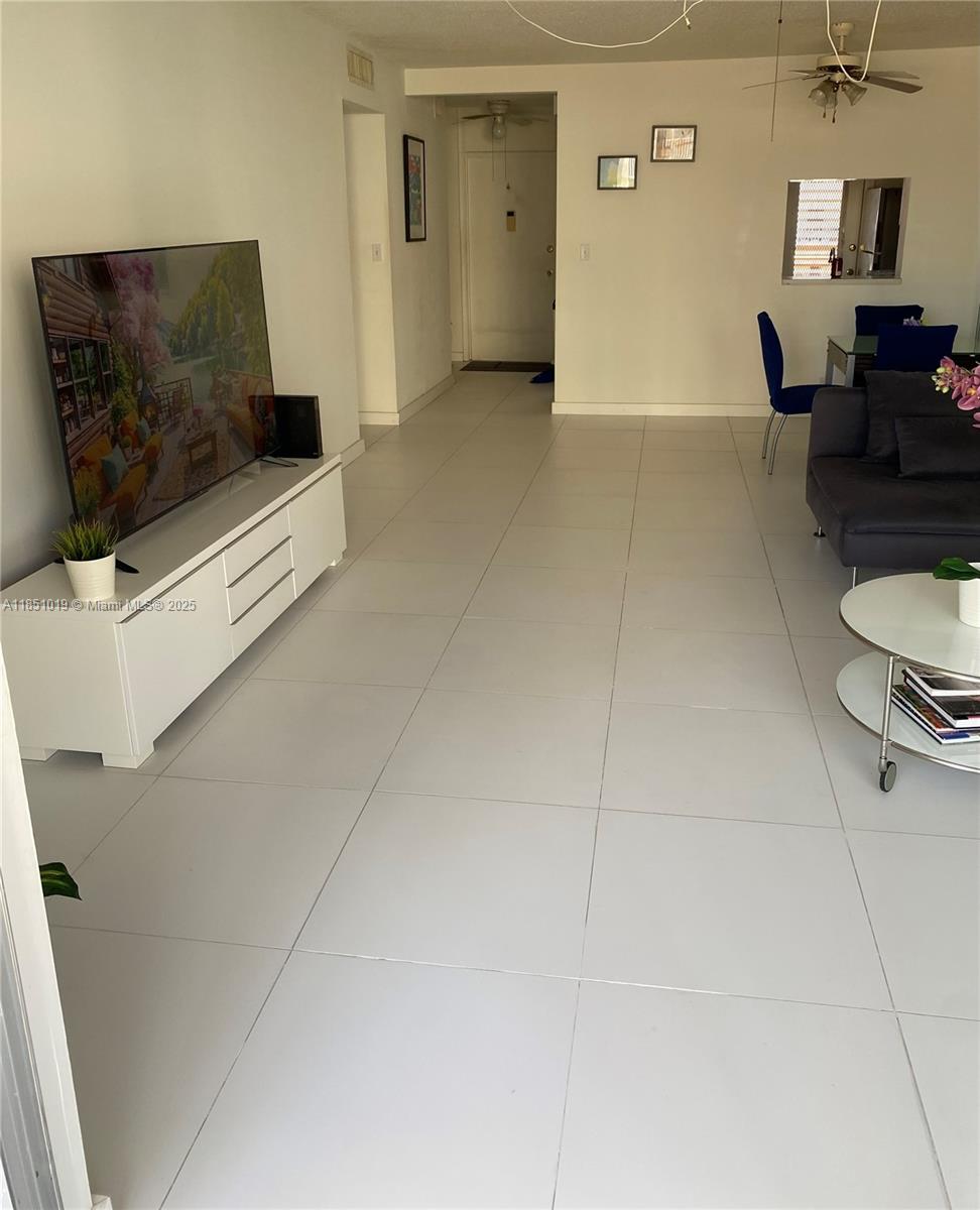 Photo of 610 12th Ave #308, Hallandale Beach, Florida, 33009 -