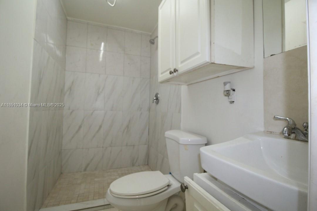 See details / sq. ft. $ 2025-08-01 0 Photo