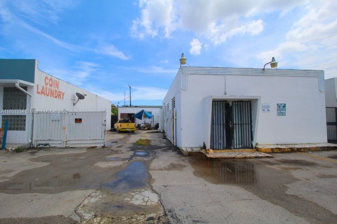 See details / sq. ft. $ 2025-08-01 0 Photo