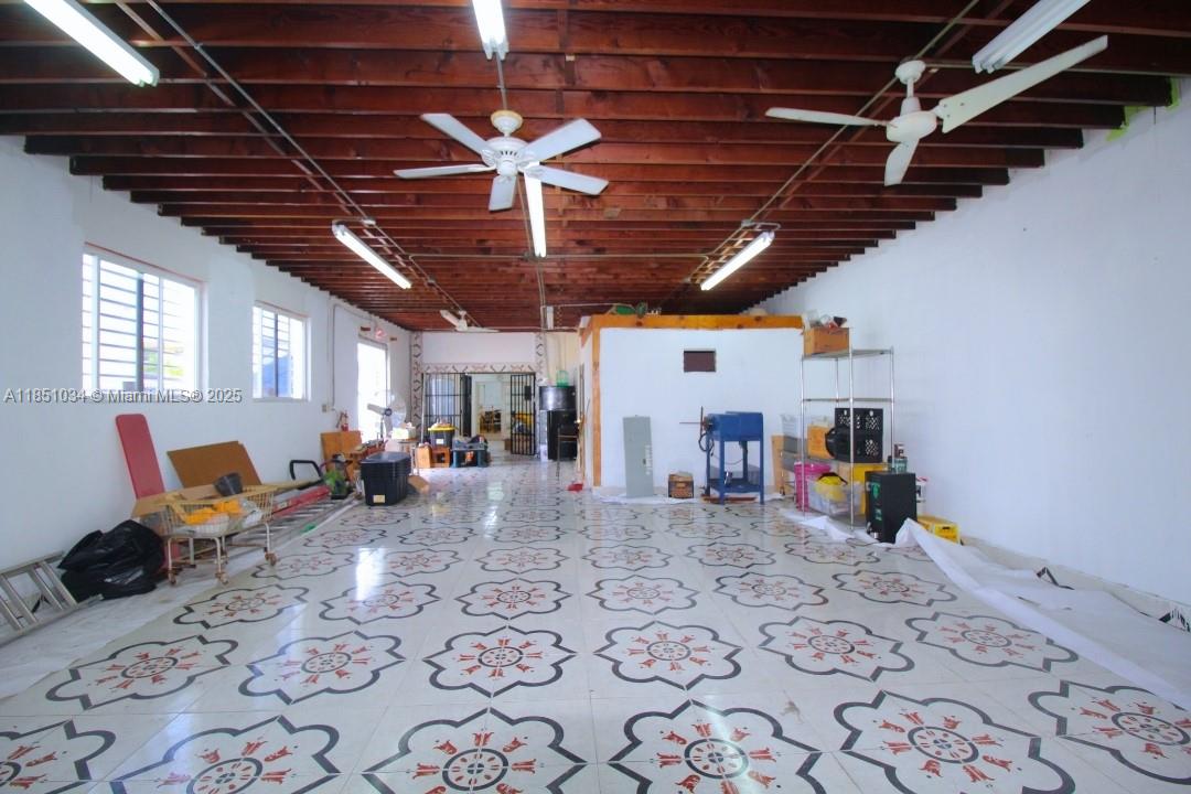 See details / sq. ft. $ 2025-08-01 0 Photo