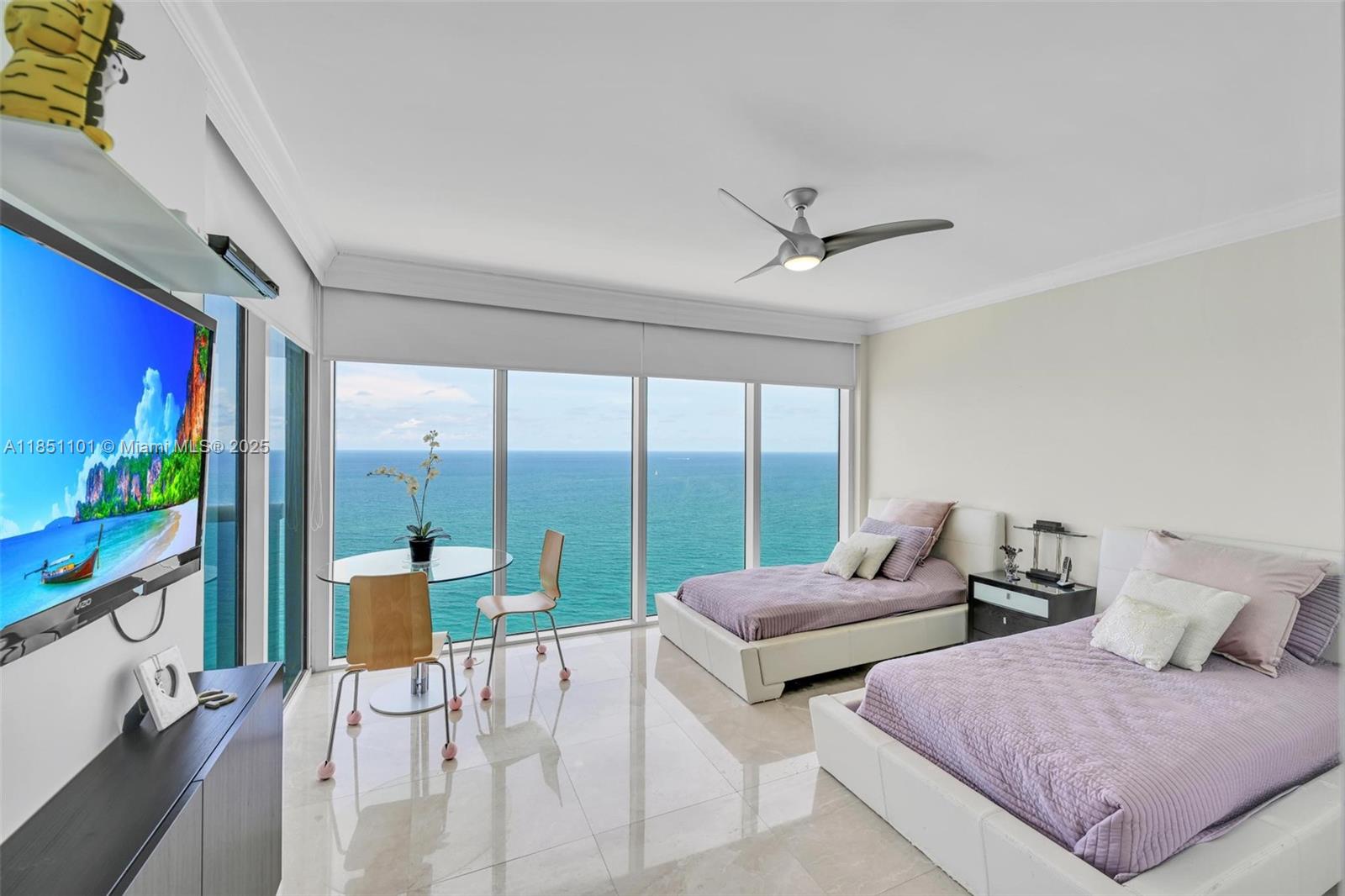 Ver detalles 3801 3 / 3 2065 sq. ft. $ 2025-08-01 0 foto