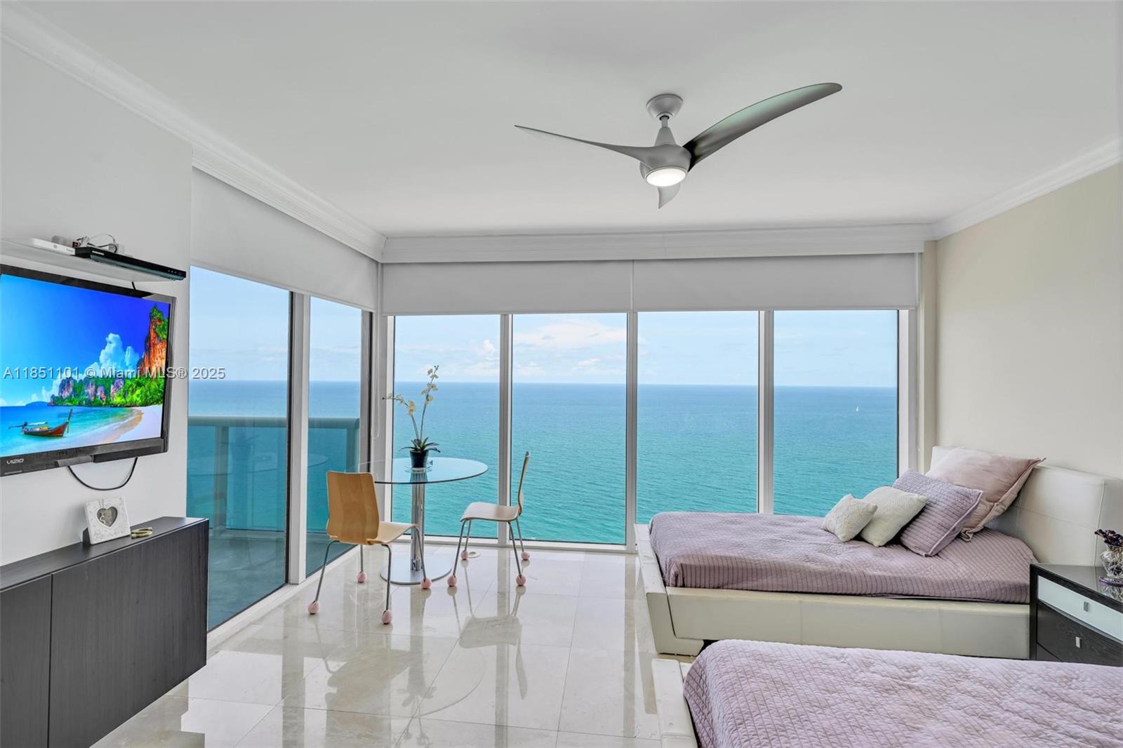 Ver detalles 3801 3 / 3 2065 sq. ft. $ 2025-08-01 0 foto