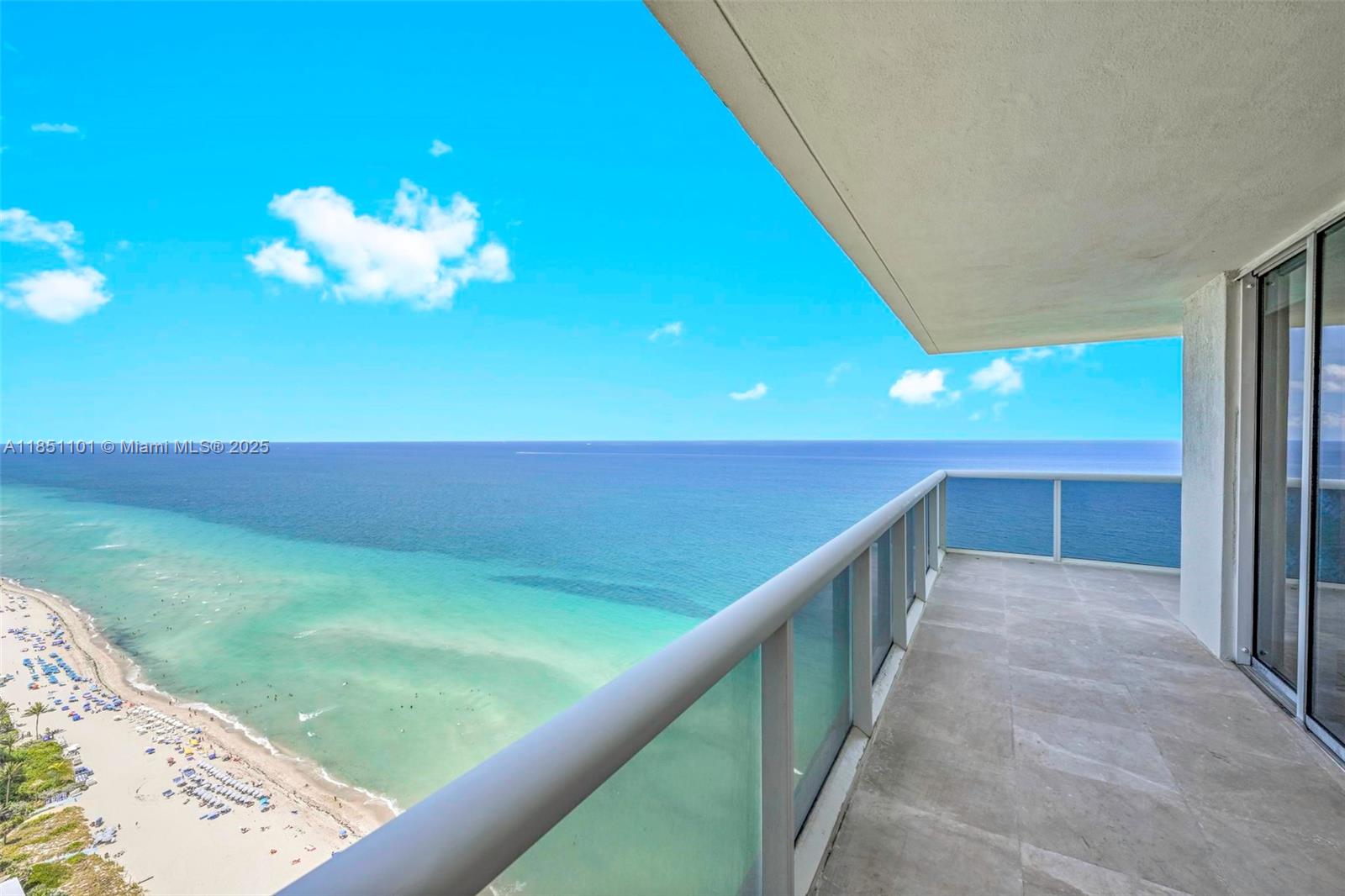 Ver detalles 3801 3 / 3 2065 sq. ft. $ 2025-08-01 0 foto