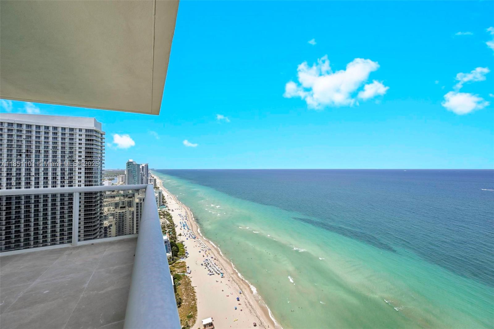 Ver detalles 3801 3 / 3 2065 sq. ft. $ 2025-08-01 0 foto