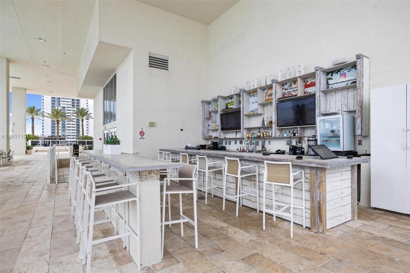 Ver detalles 3801 3 / 3 2065 sq. ft. $ 2025-08-01 0 foto
