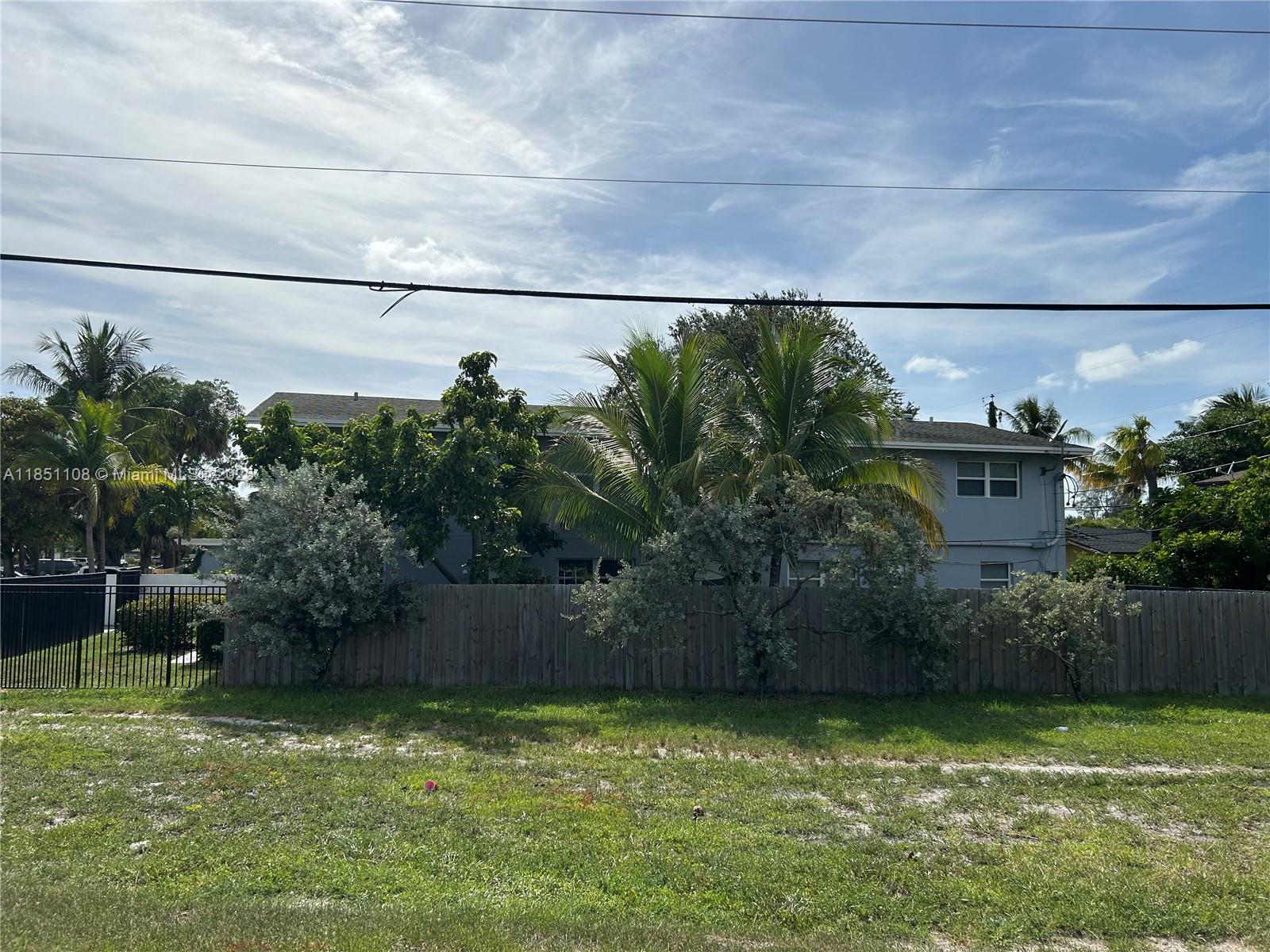 See details / 3897 sq. ft. $ 2025-08-01 0 Photo