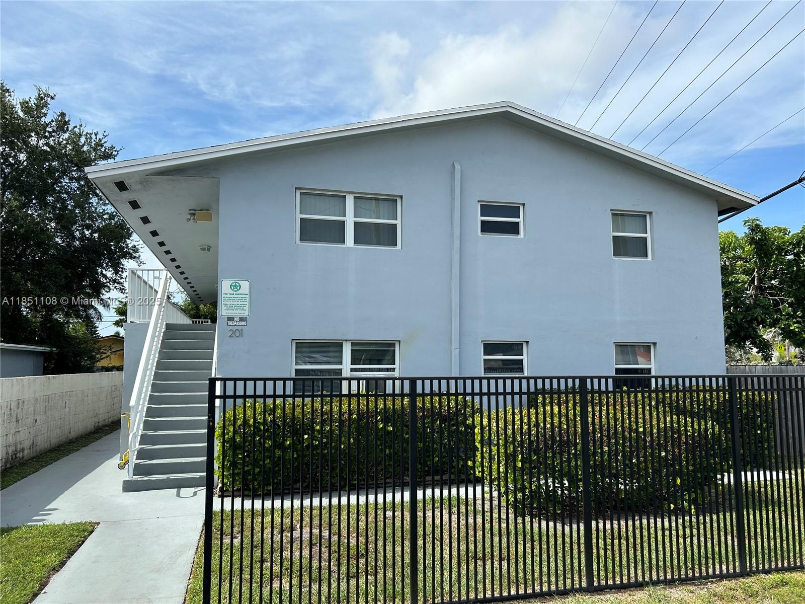 See details / 3897 sq. ft. $ 2025-08-01 0 Photo