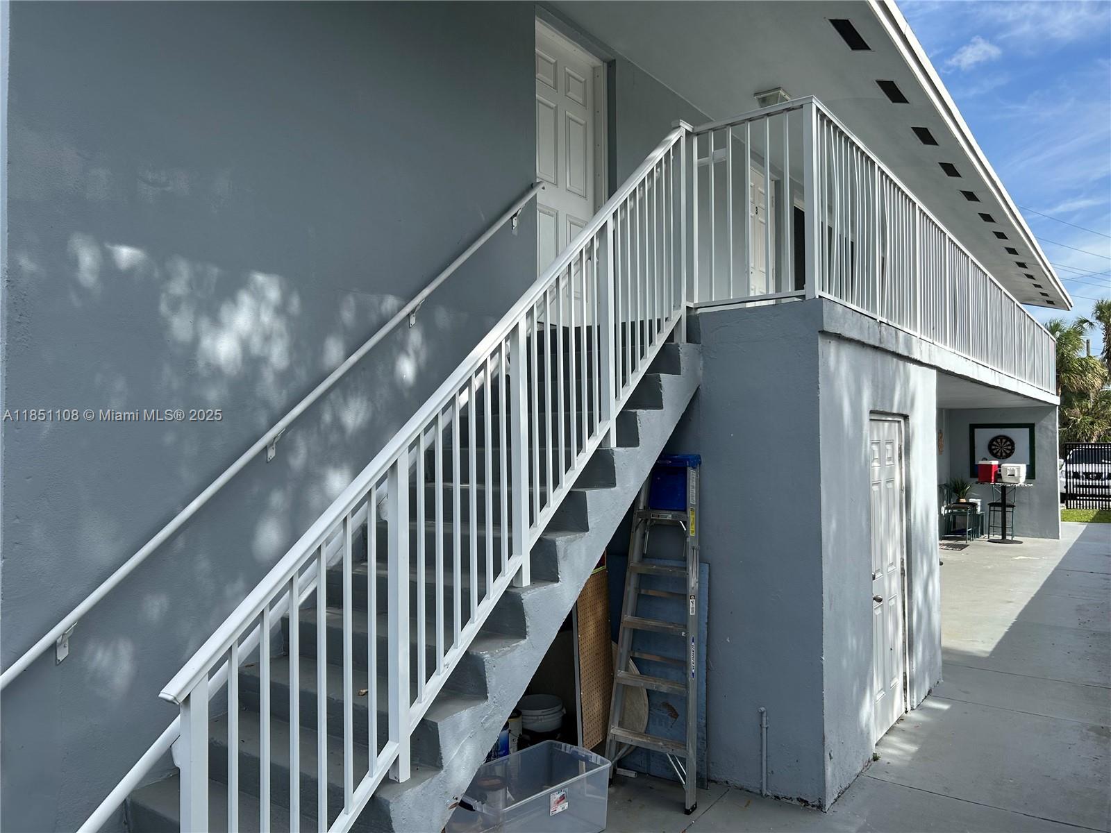 See details / 3897 sq. ft. $ 2025-08-01 0 Photo