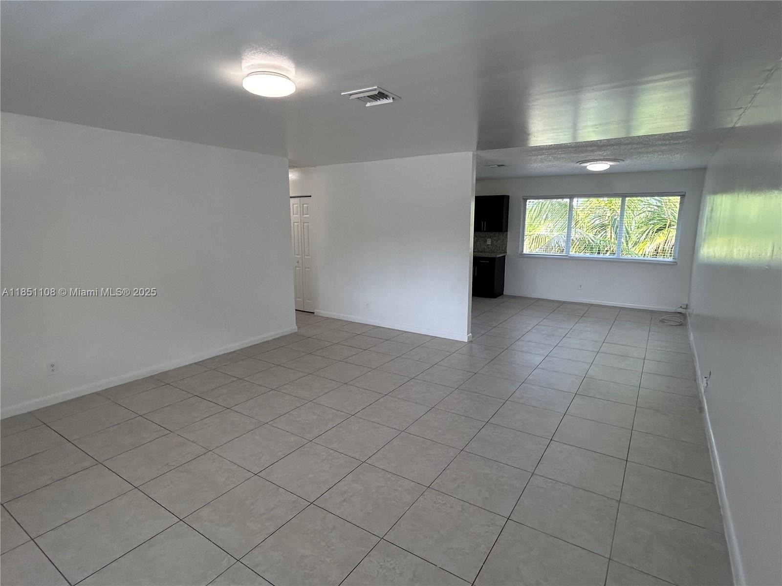 See details / 3897 sq. ft. $ 2025-08-01 0 Photo