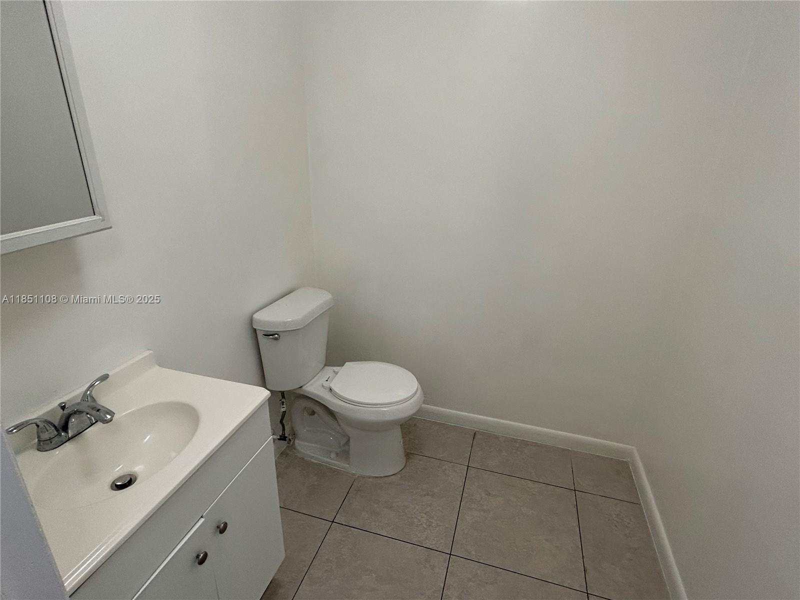 See details / 3897 sq. ft. $ 2025-08-01 0 Photo