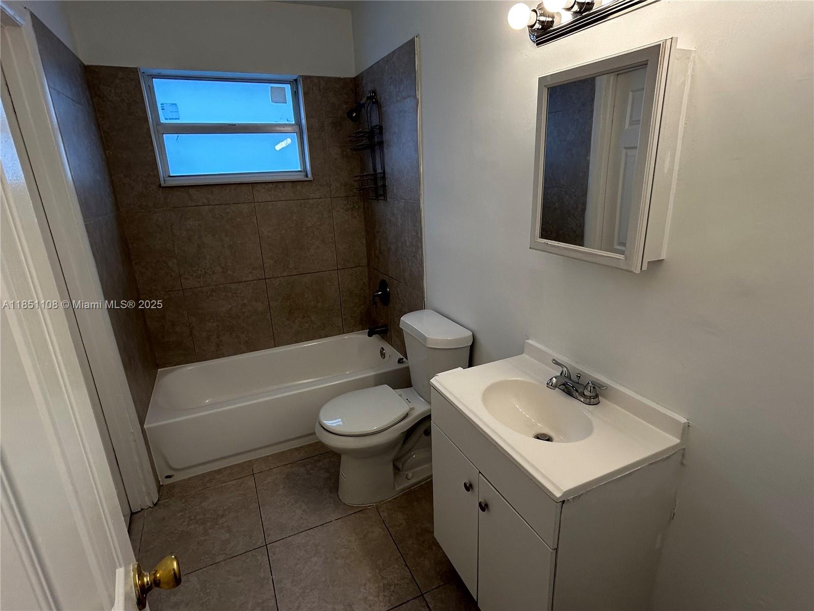 See details / 3897 sq. ft. $ 2025-08-01 0 Photo