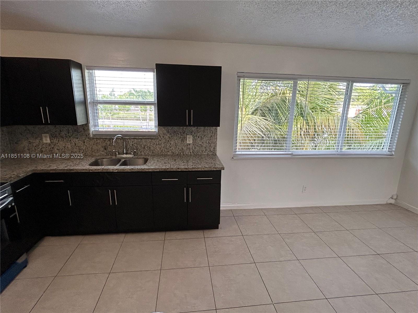 See details / 3897 sq. ft. $ 2025-08-01 0 Photo