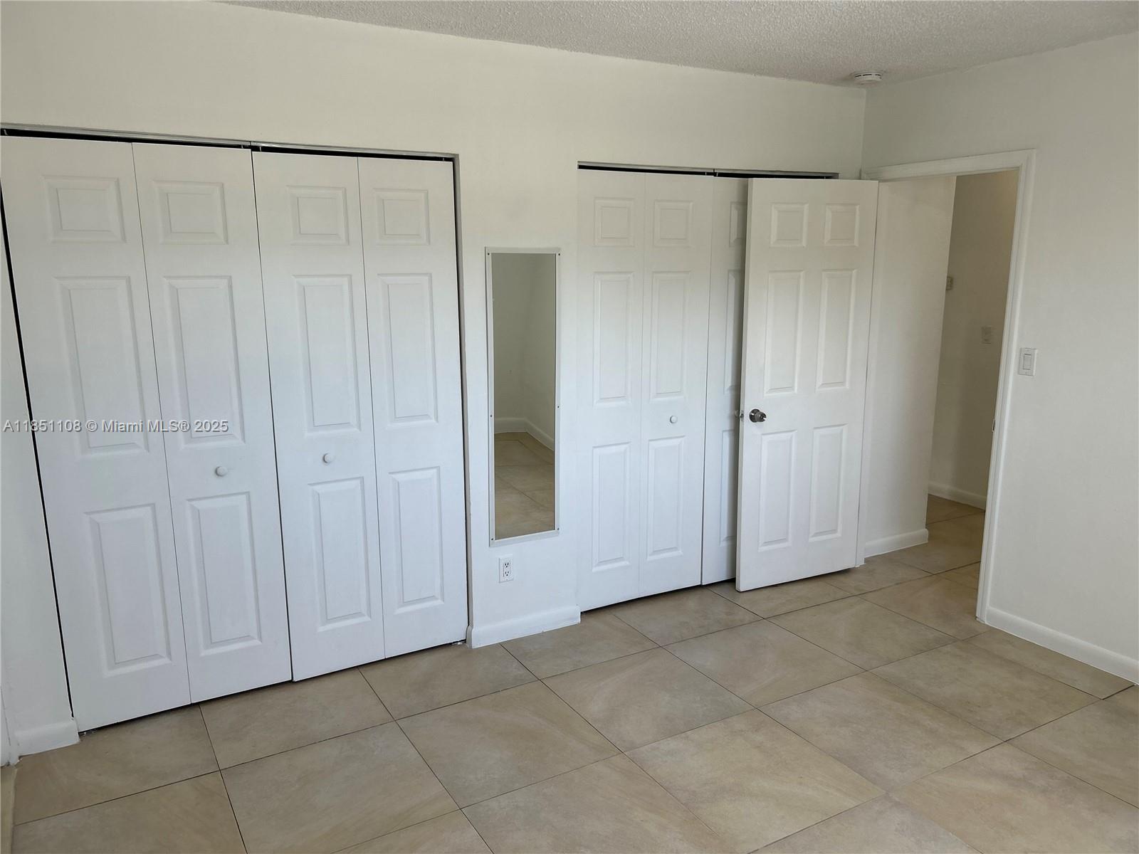 See details / 3897 sq. ft. $ 2025-08-01 0 Photo