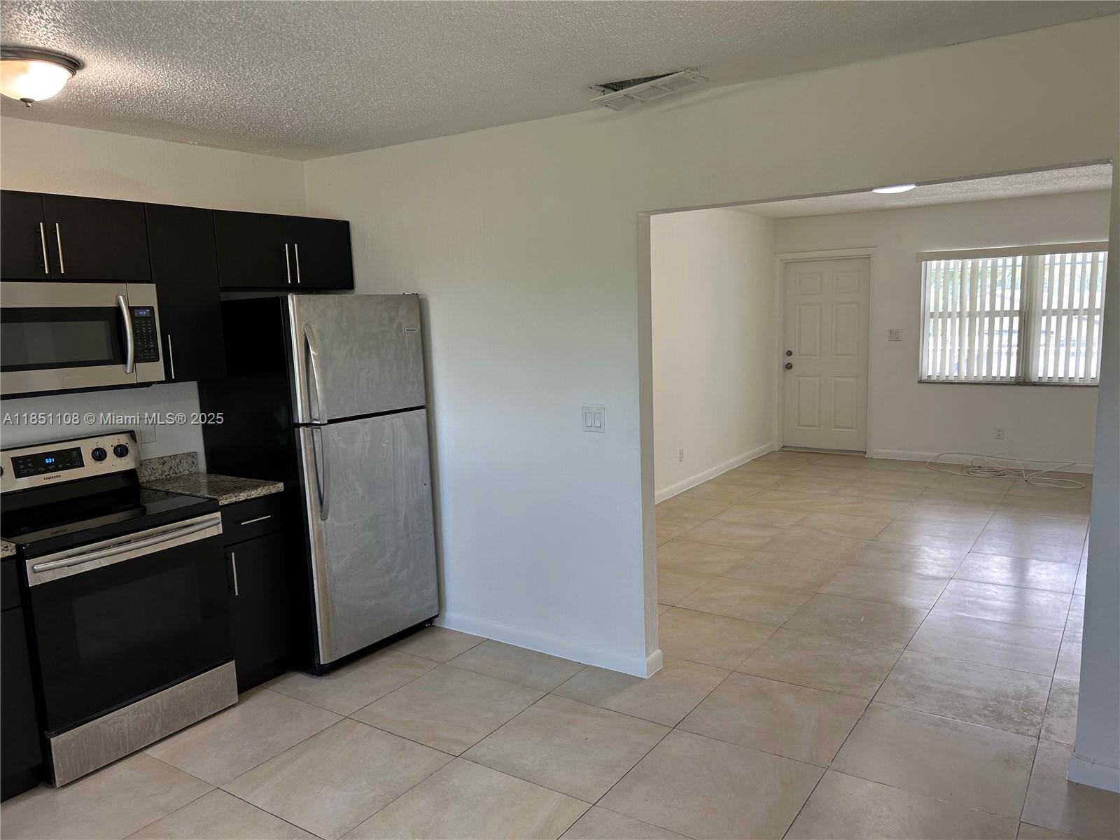 See details / 3897 sq. ft. $ 2025-08-01 0 Photo