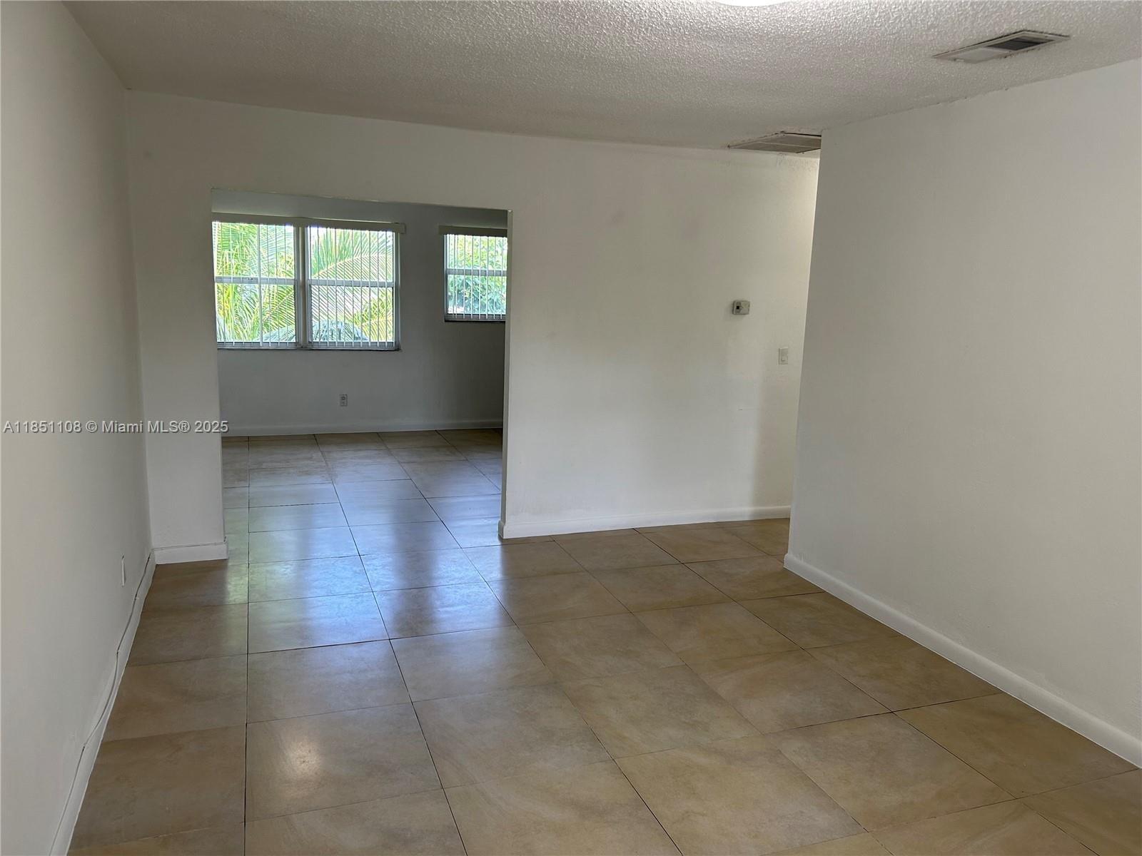 See details / 3897 sq. ft. $ 2025-08-01 0 Photo