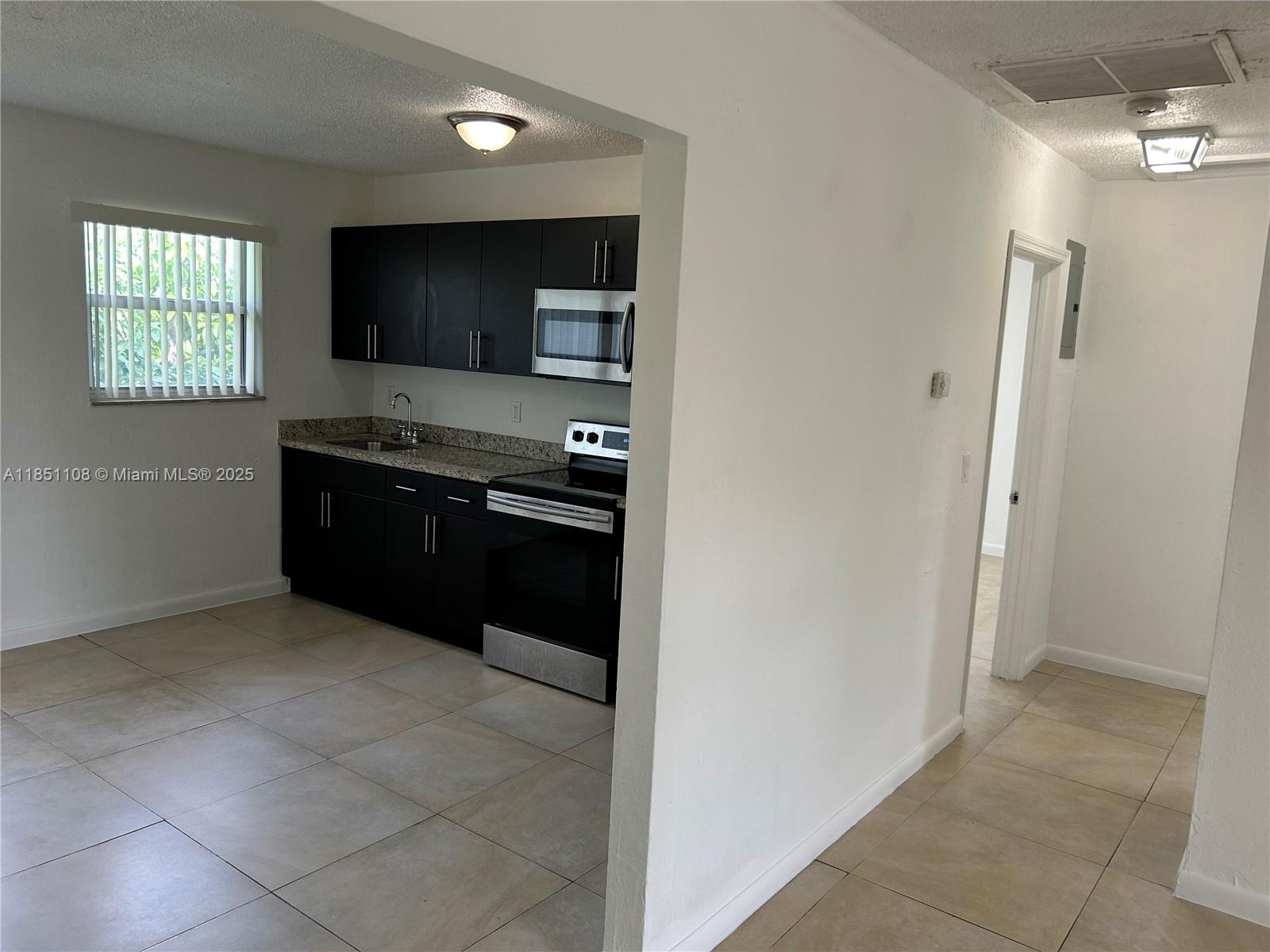 See details / 3897 sq. ft. $ 2025-08-01 0 Photo