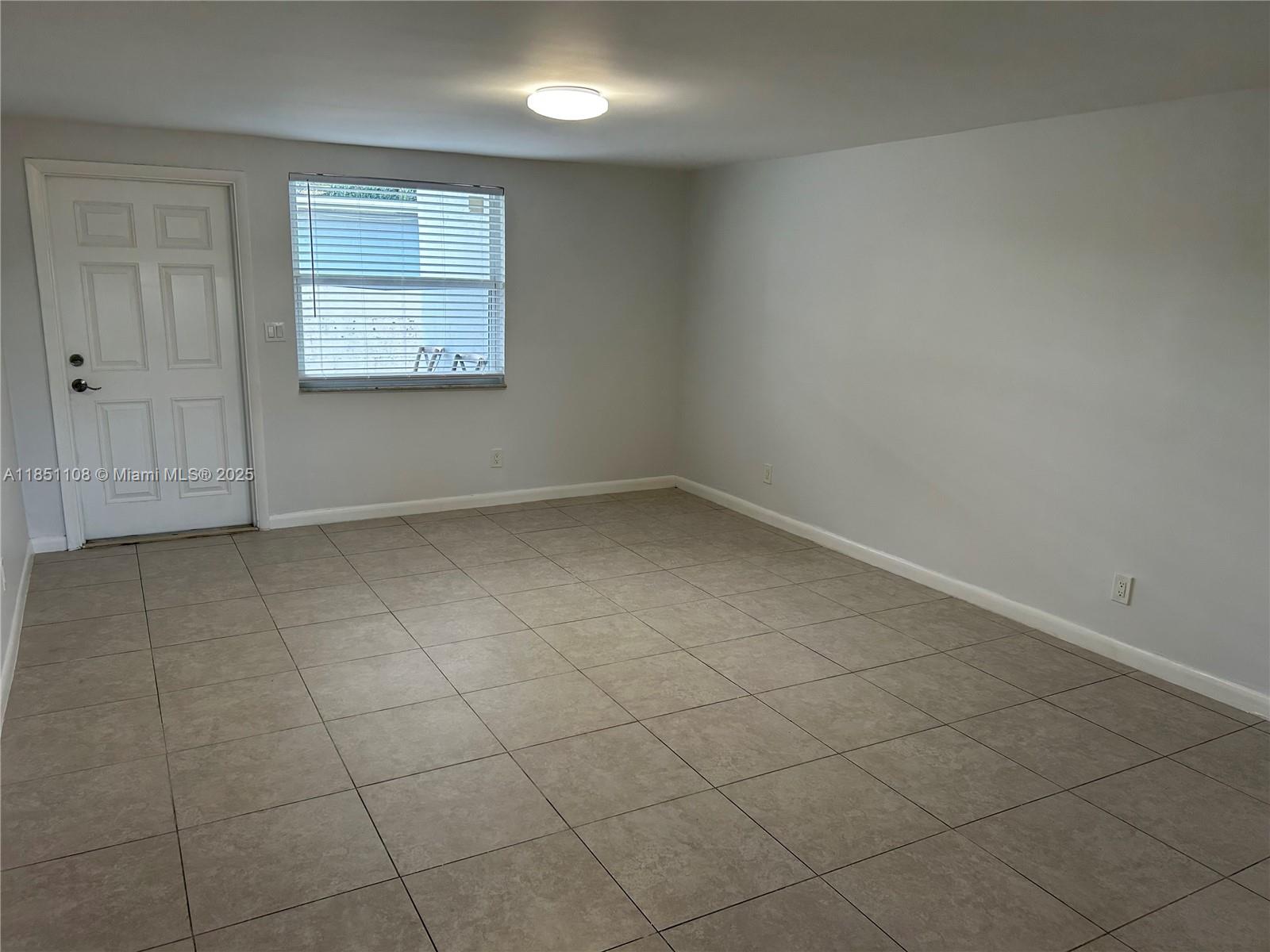 See details / 3897 sq. ft. $ 2025-08-01 0 Photo