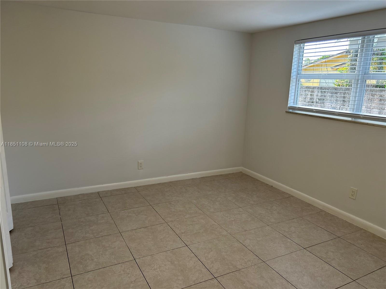 See details / 3897 sq. ft. $ 2025-08-01 0 Photo