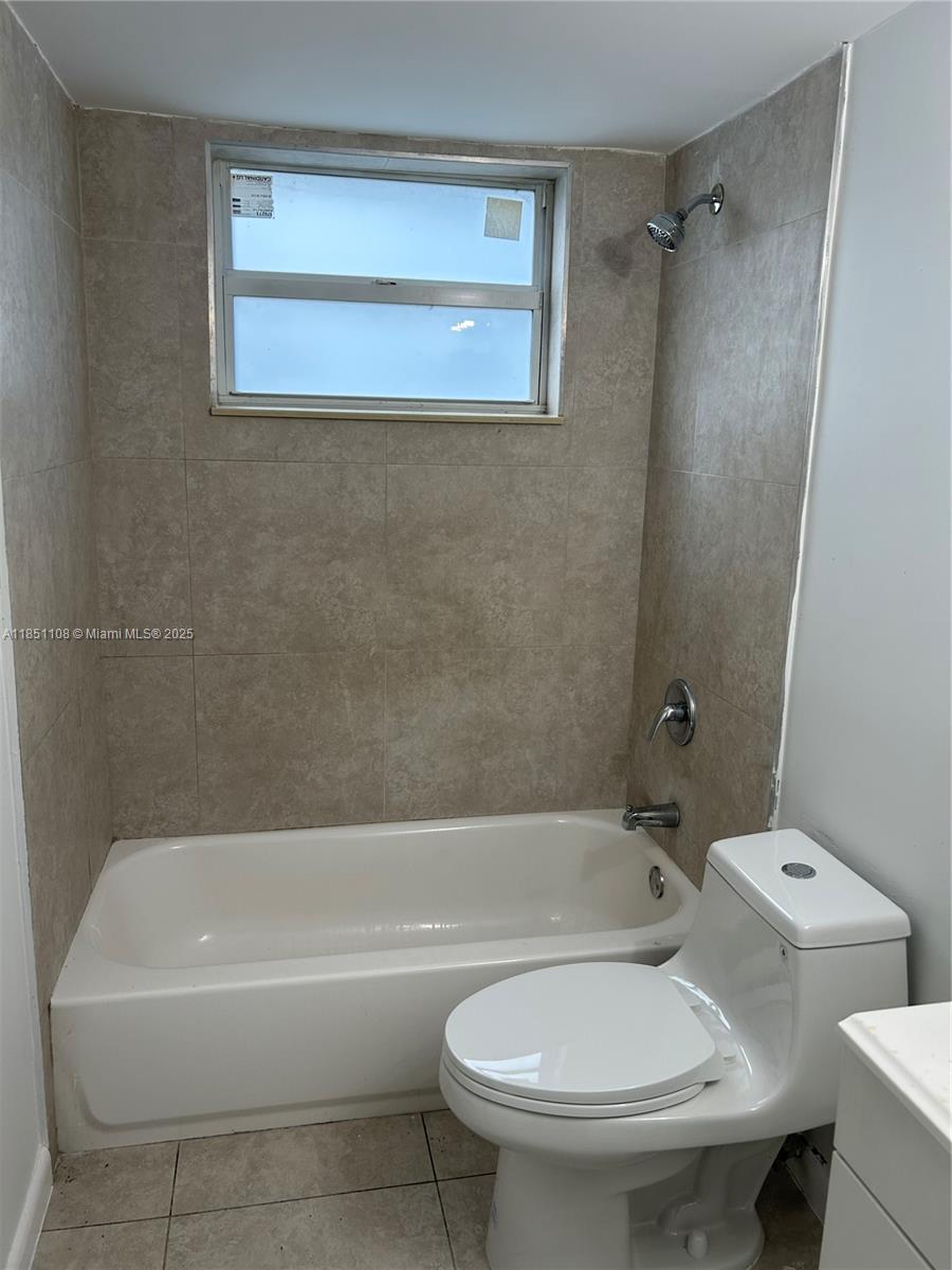 See details / 3897 sq. ft. $ 2025-08-01 0 Photo
