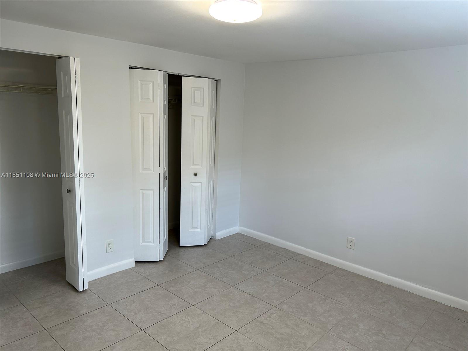 See details / 3897 sq. ft. $ 2025-08-01 0 Photo