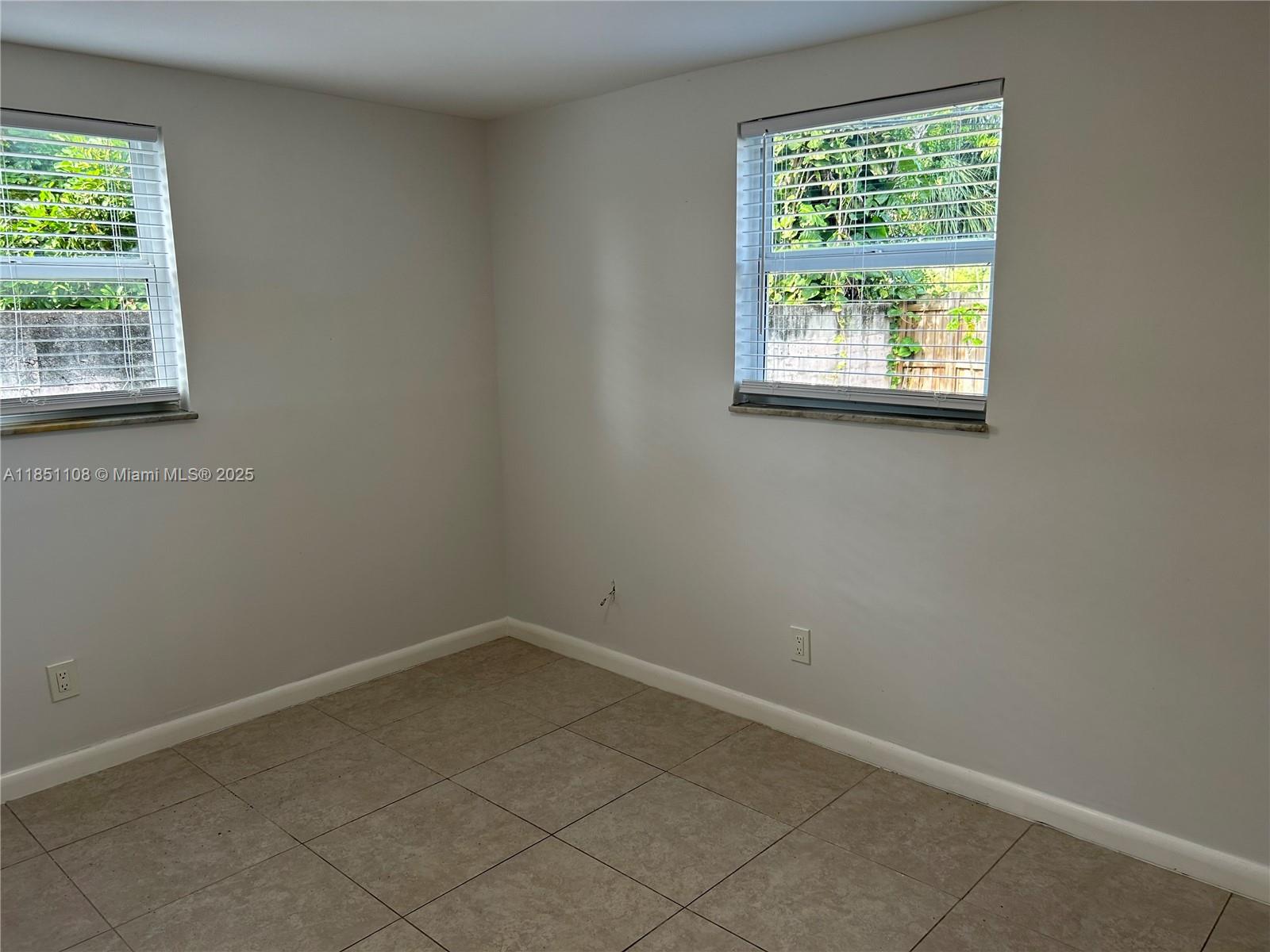 See details / 3897 sq. ft. $ 2025-08-01 0 Photo