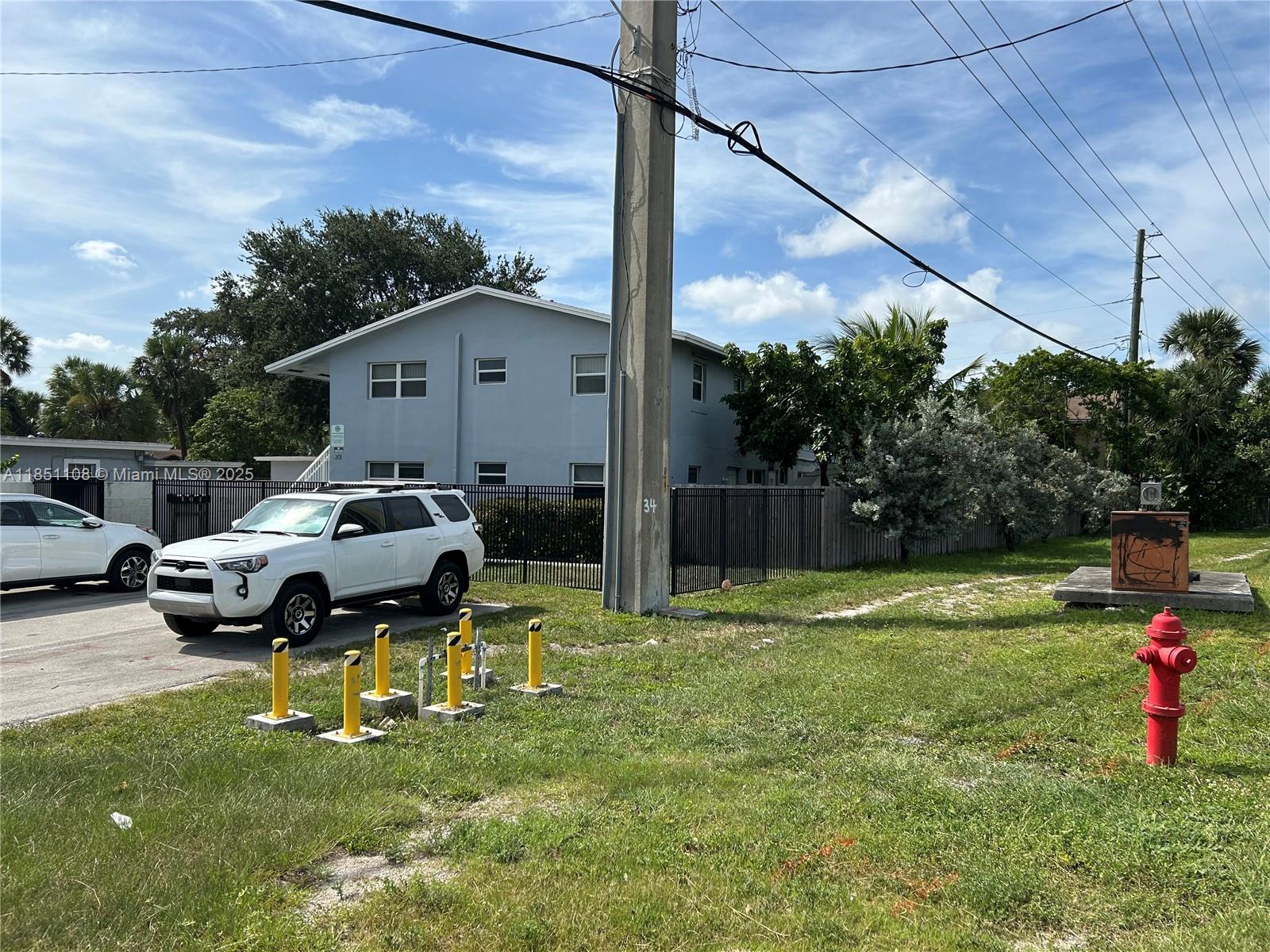 See details / 3897 sq. ft. $ 2025-08-01 0 Photo