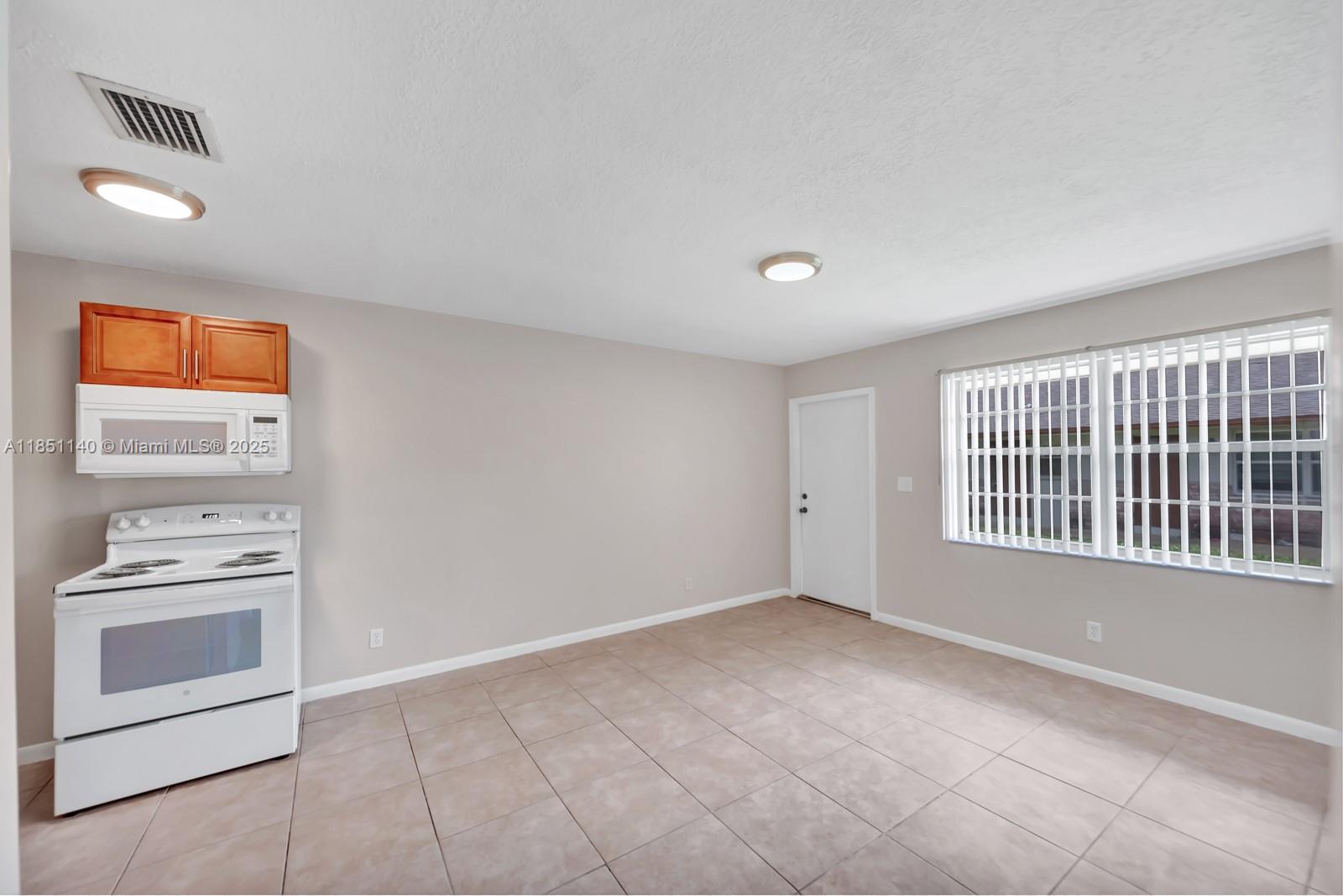 Ver detalles / 2099 sq. ft. $ 2025-08-01 0 foto