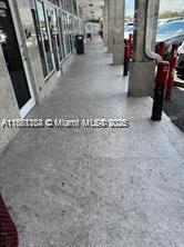   /   кв.футов $ 2025-08-01 0 Фото