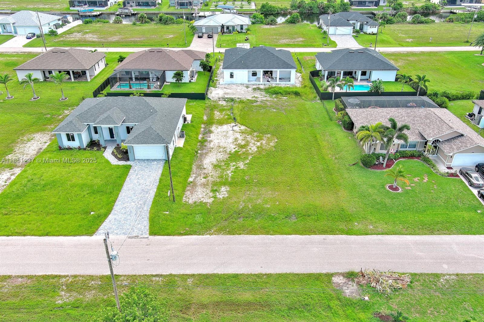 See details / sq. ft. $ 2025-08-01 0 Photo