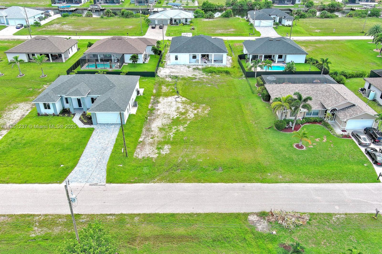 See details / sq. ft. $ 2025-08-01 0 Photo