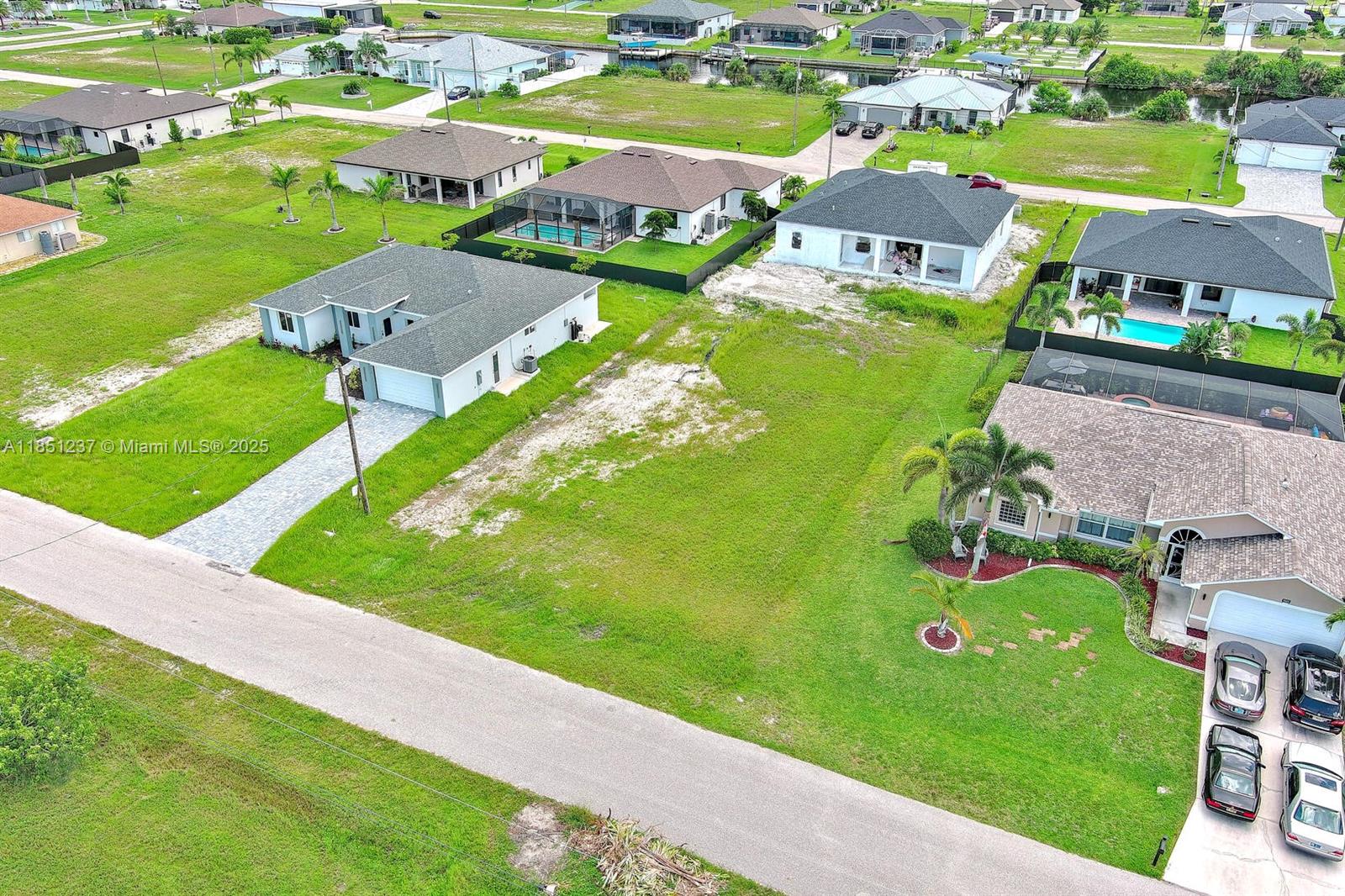 See details / sq. ft. $ 2025-08-01 0 Photo