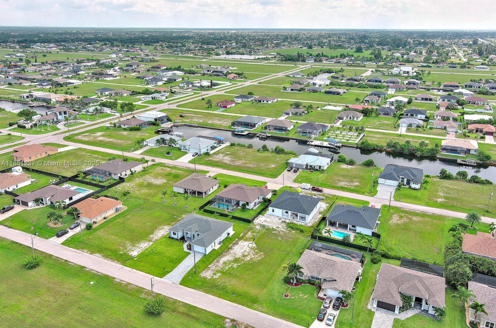 See details / sq. ft. $ 2025-08-01 0 Photo