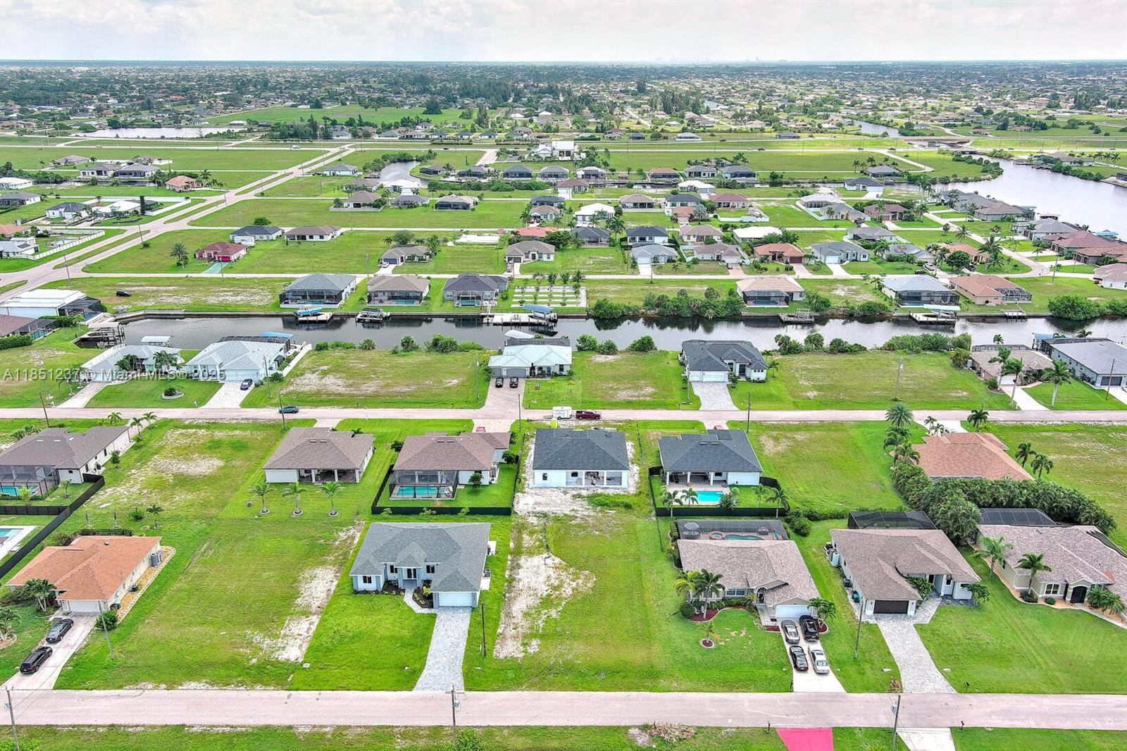 See details / sq. ft. $ 2025-08-01 0 Photo
