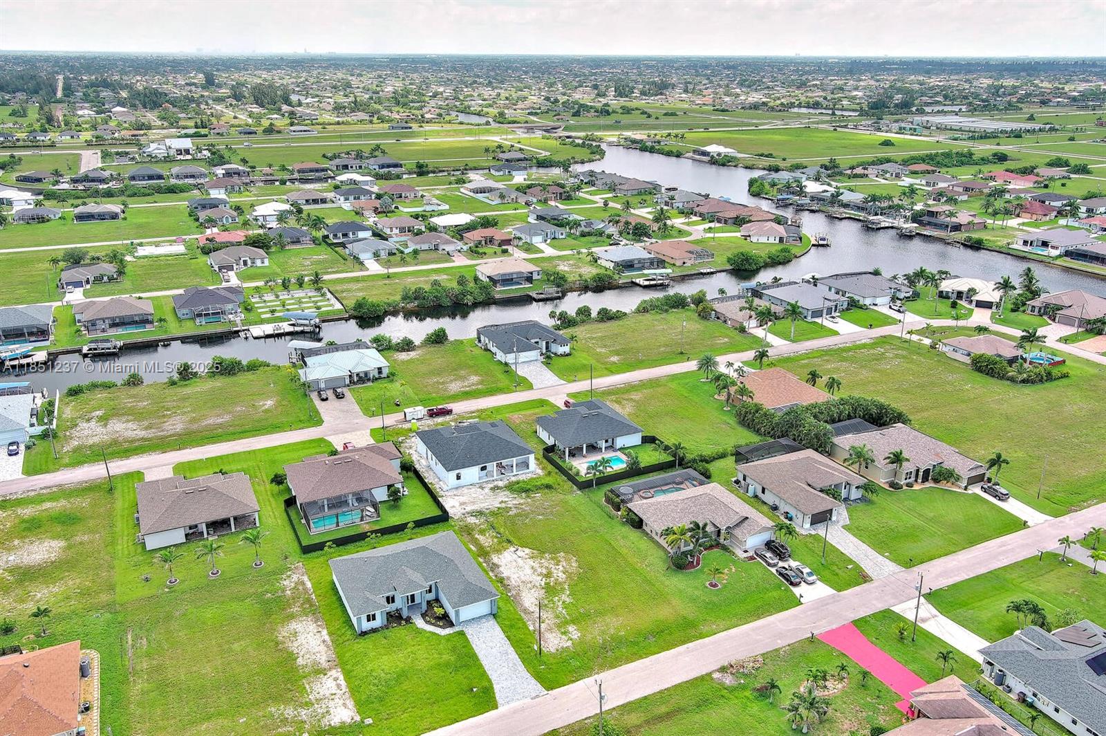 See details / sq. ft. $ 2025-08-01 0 Photo
