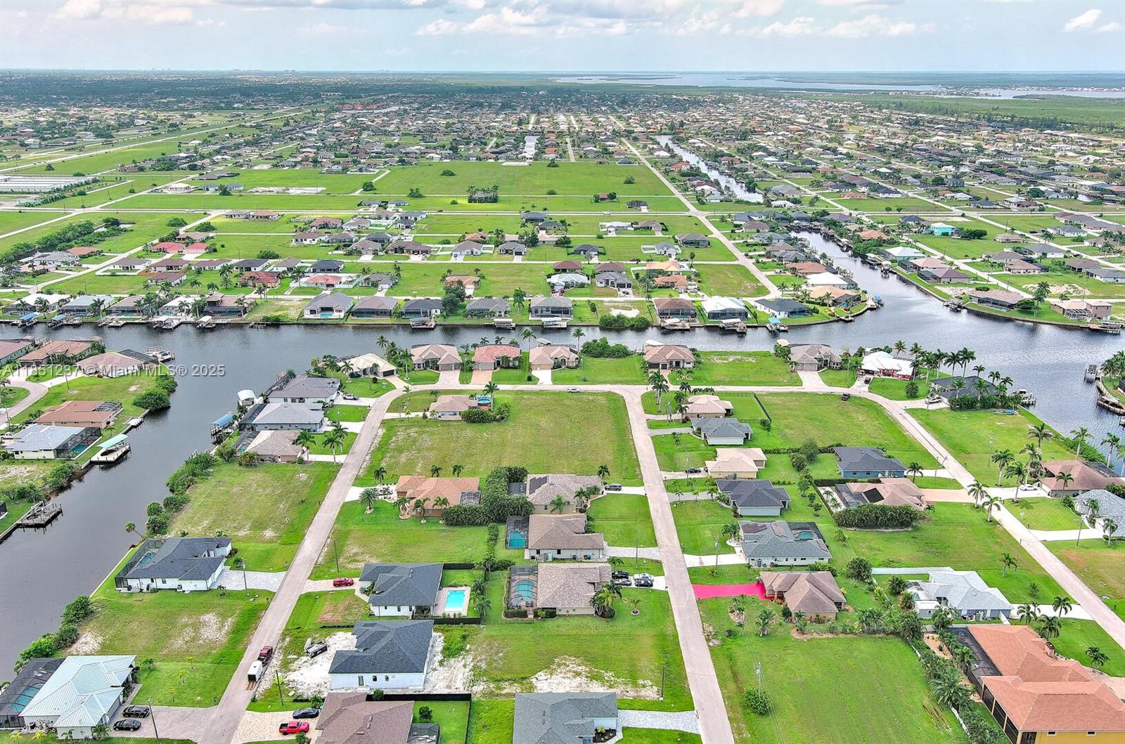 See details / sq. ft. $ 2025-08-01 0 Photo